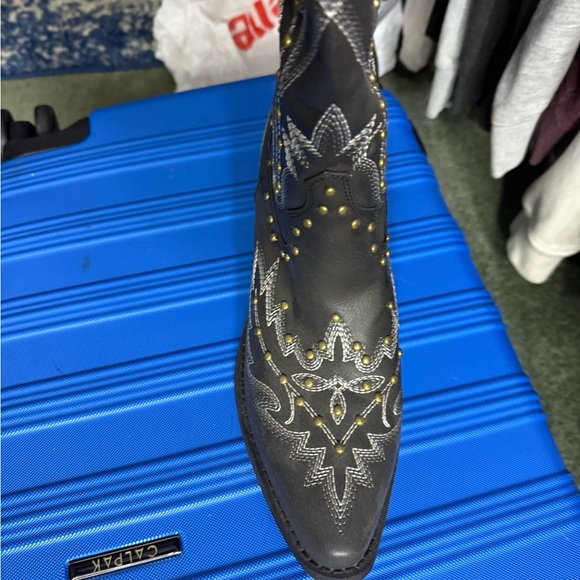 Amazon Gray Over the Knee Boots - Picture 2 of 2